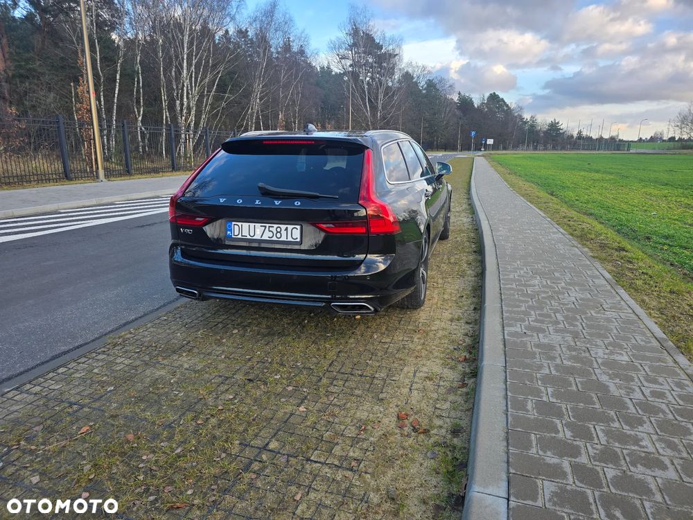 Volvo V90 D4 AWD R-Design - 24