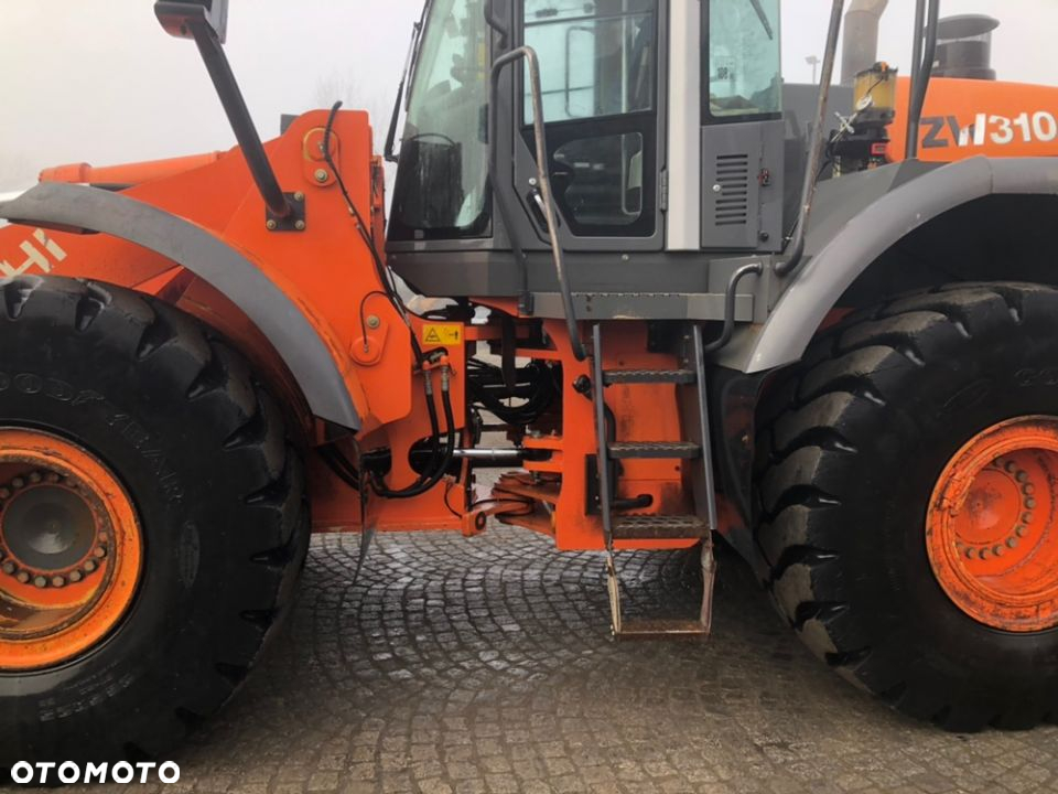Hitachi ZW 310 - 8
