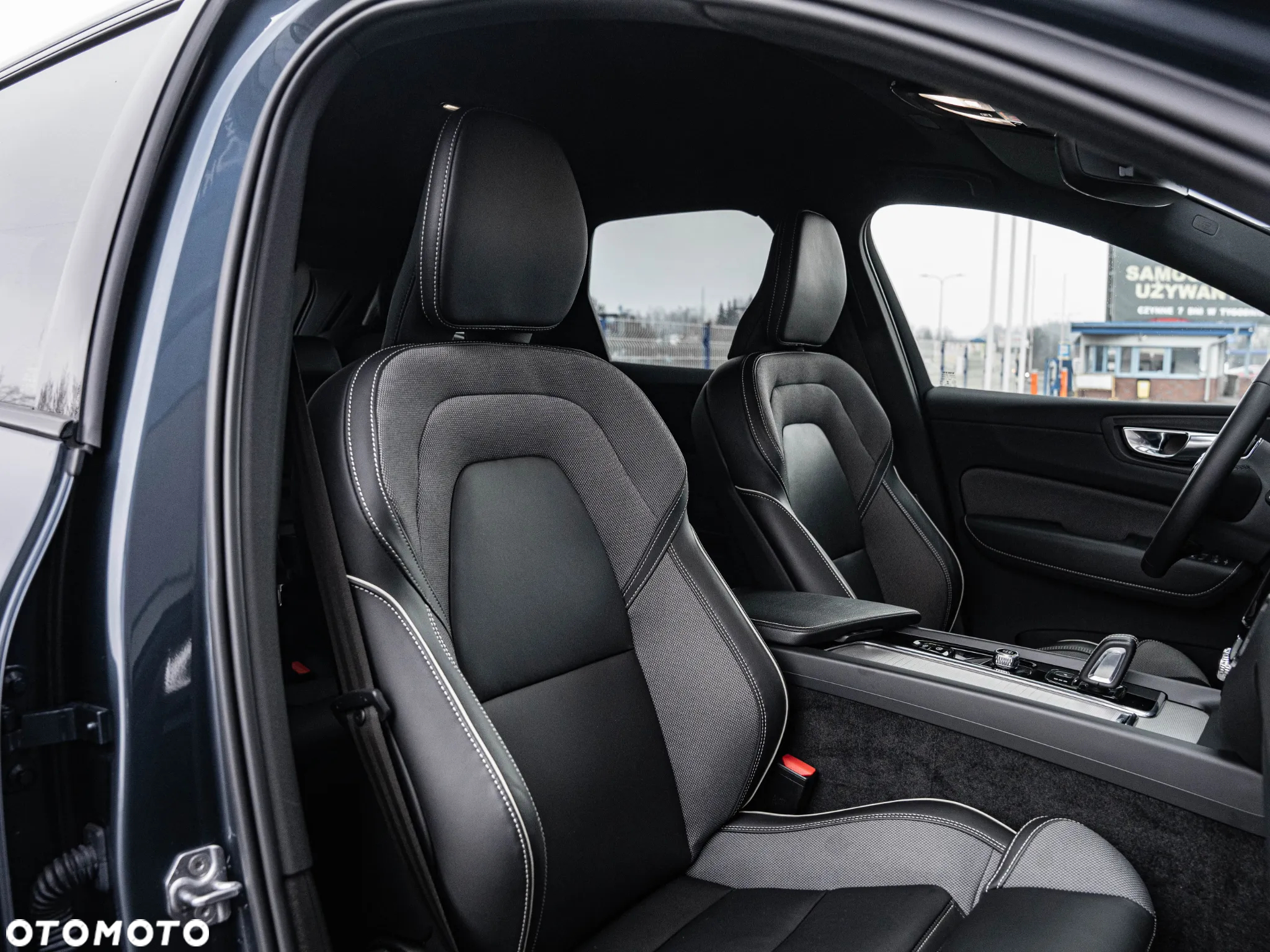 Volvo XC 60 B4 B Plus Dark - 26