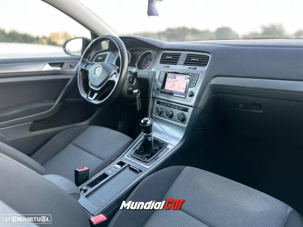 VW Golf 1.6 TDi Highline - 8