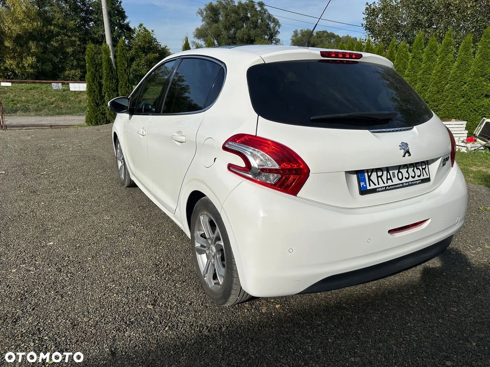Peugeot 208 - 14