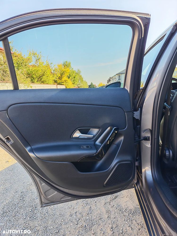 Mercedes-Benz A - 12