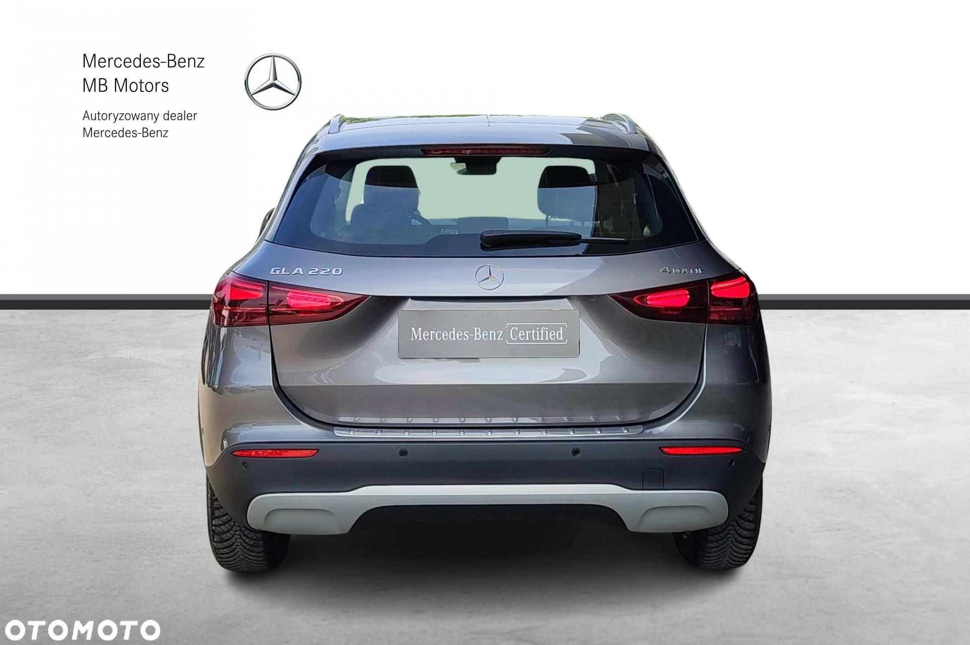 Mercedes-Benz GLA - 4
