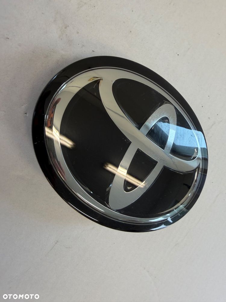 Oryginalny emblemat logo grill TOYOTA COROLLA E21 GR  53141-12280 53141-12340 przód - 2