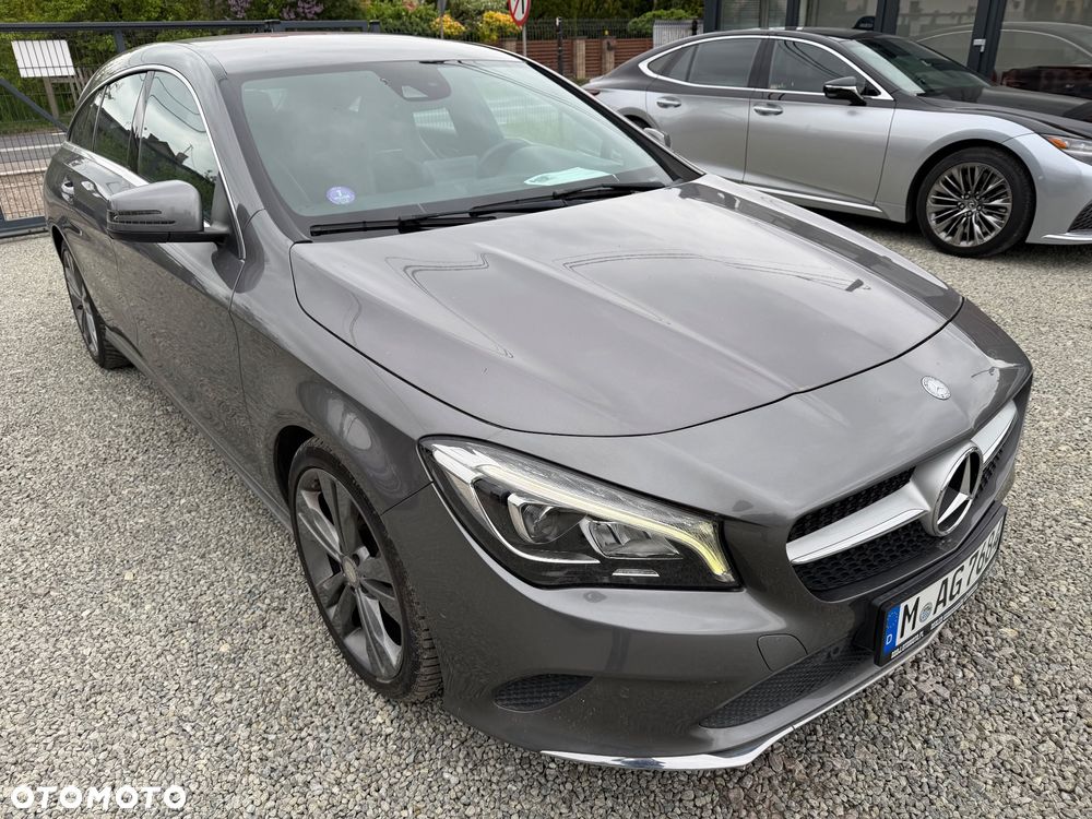 Mercedes-Benz CLA 180 Urban - 11