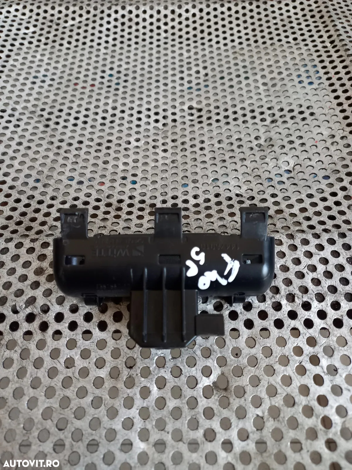 Buton Switch Actuator Deschidere Haion Hayon Bmw Seria 1 F40 G30 G31 Cod  Dupa 2017 - Dezmembrari A - 4