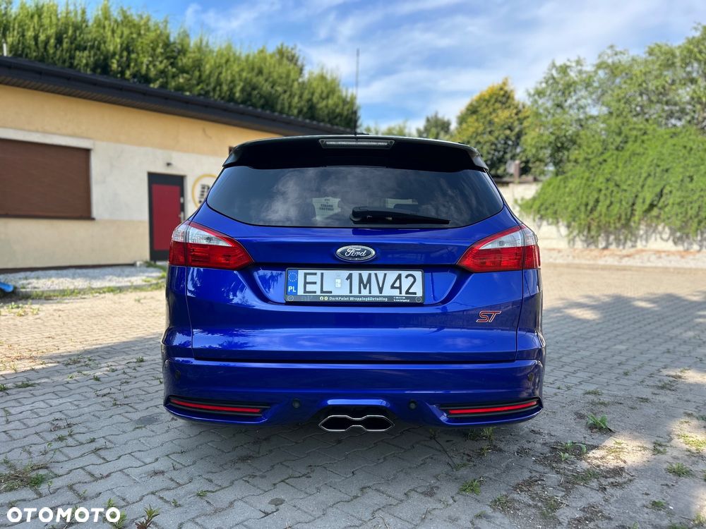 Ford Focus ST - 10