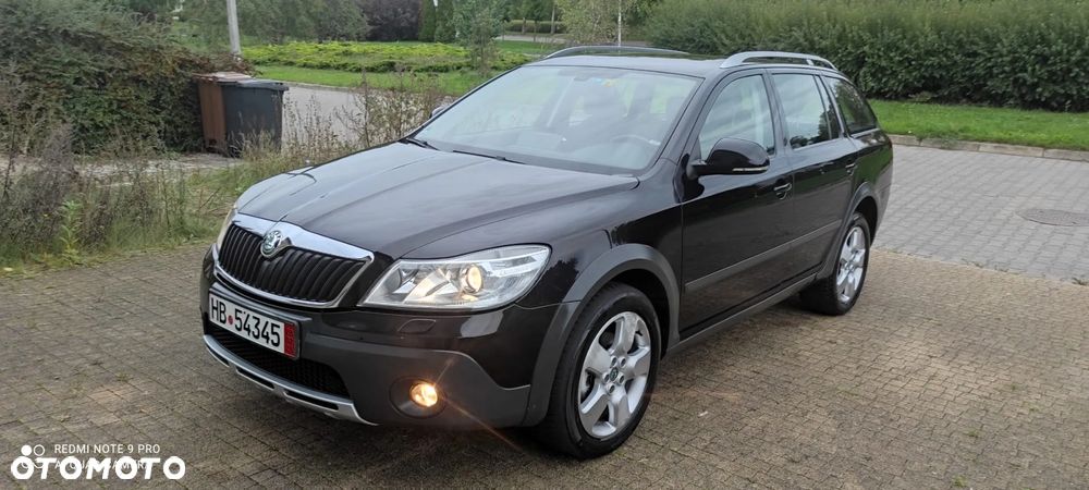 Skoda Octavia 2.0 TDI DPF 4x4 Ambiente - 2