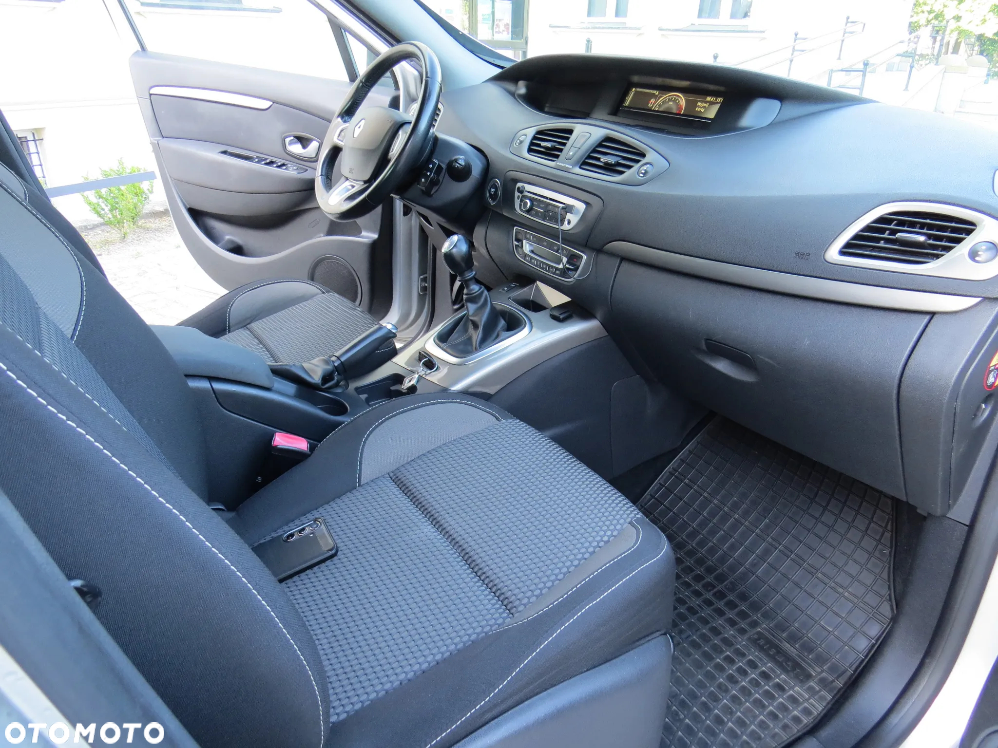 Renault Scenic dCi 110 Xmod Paris - 9
