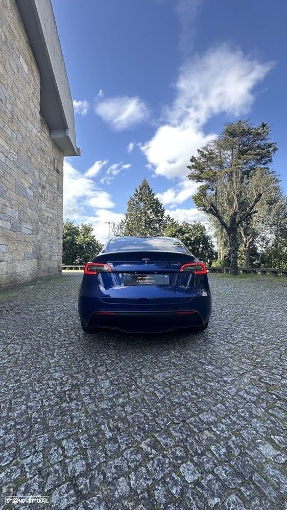Tesla Model Y - 5