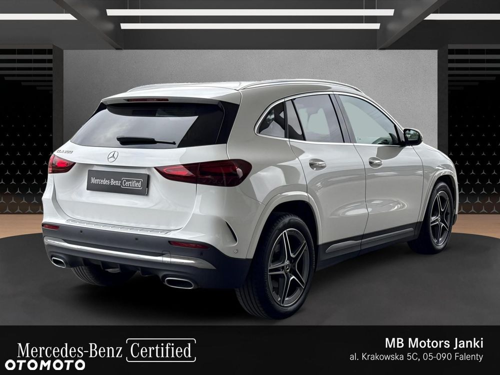 Mercedes-Benz GLA 200 AMG Line - 6