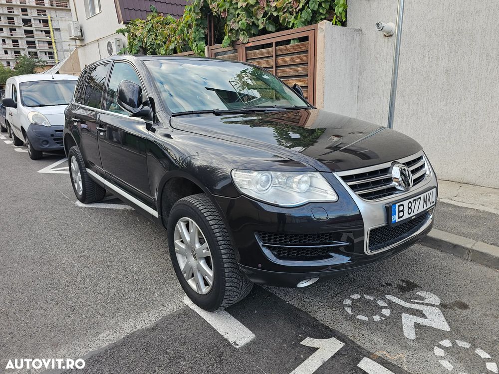 Volkswagen Touareg - 1