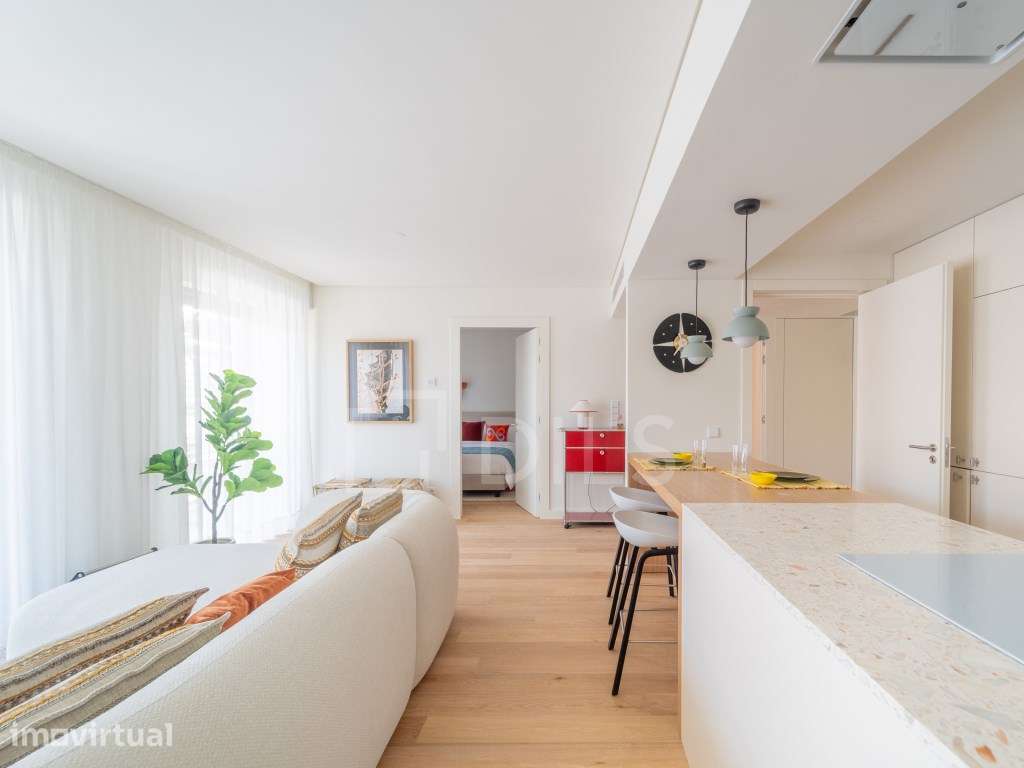 Apartamento T2 em Vila Nova de Gaia com varanda e vista rio Douro - Grande imagem: 2/69