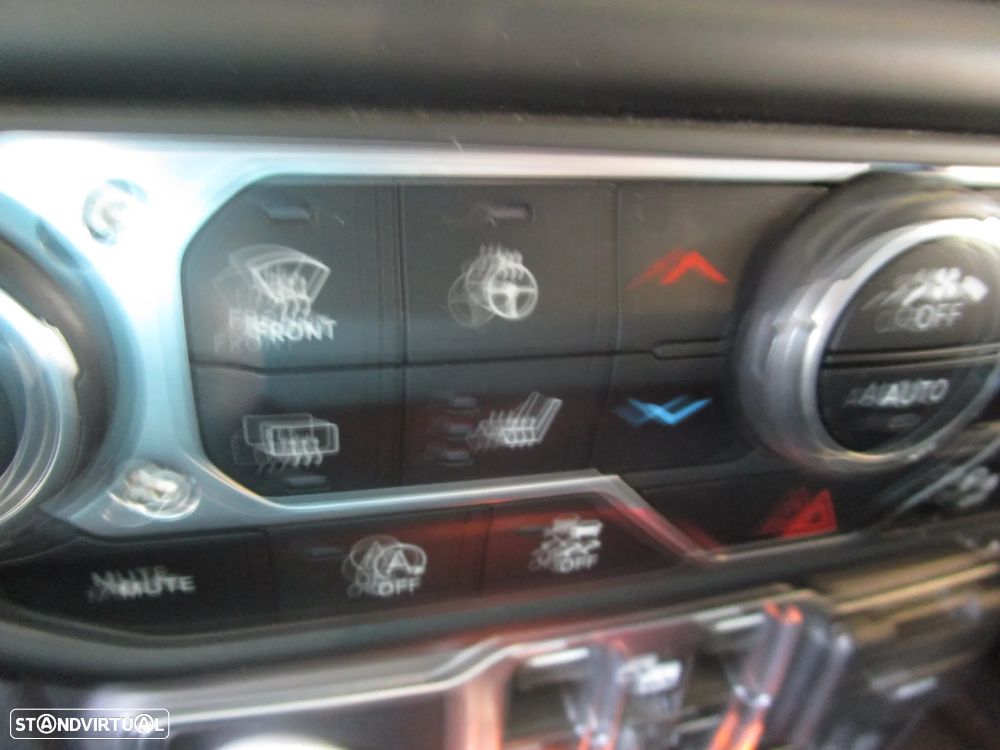 Jeep Gladiator 3.0V6 MultiJet AWD Auto Overland - 35