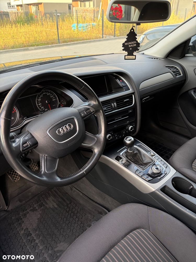 Audi A4 Limousine - 11