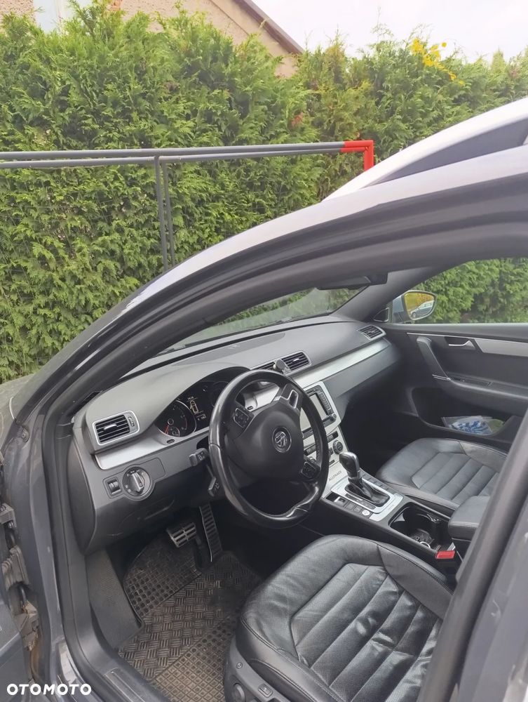 Volkswagen Passat 2.0 TDI Highline DSG - 8