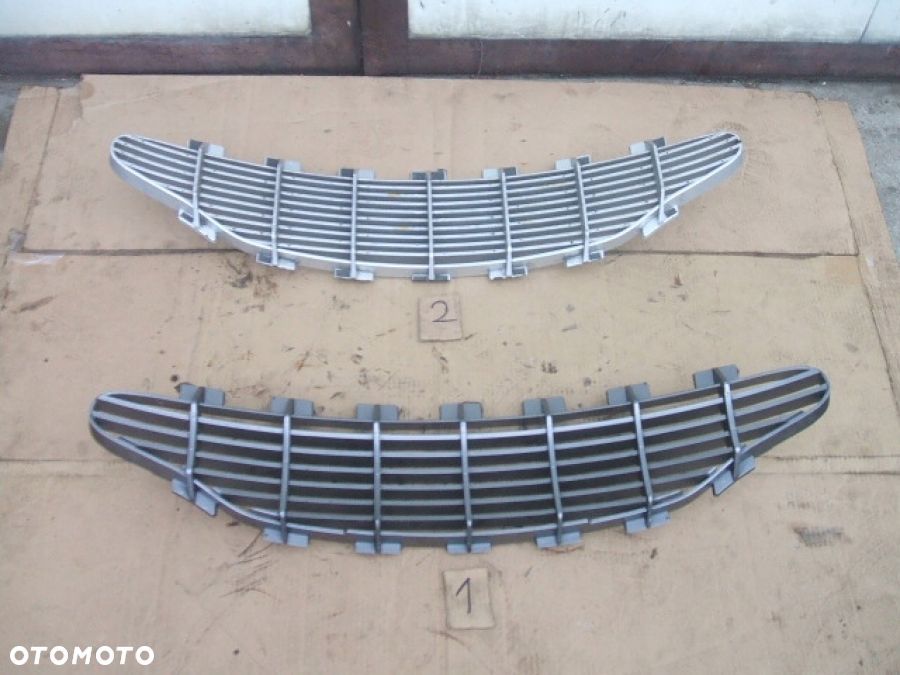 ASTON MARTIN VANQUISH ATRAPA GRILL kratka - 2