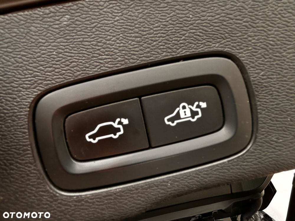 Volvo XC 60 B4 D Geartronic Momentum - 33
