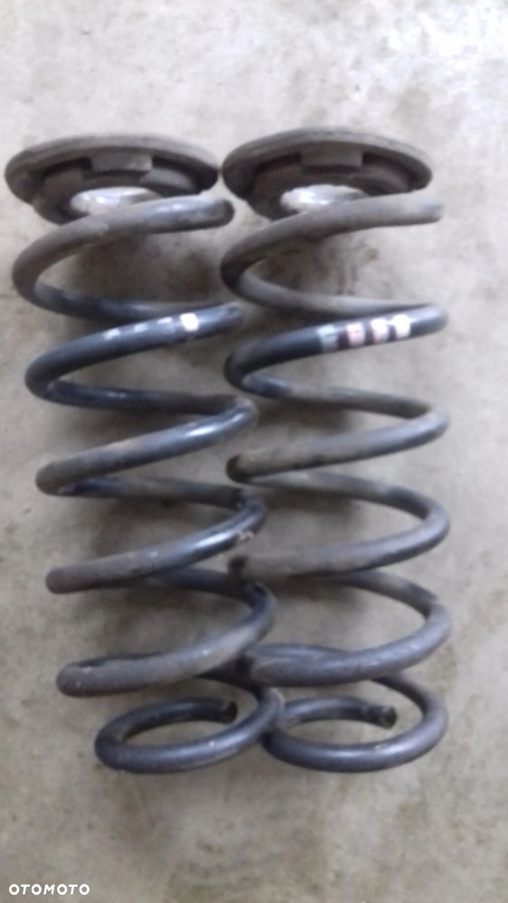 sprężyna przód przednia A6 C6 2.4