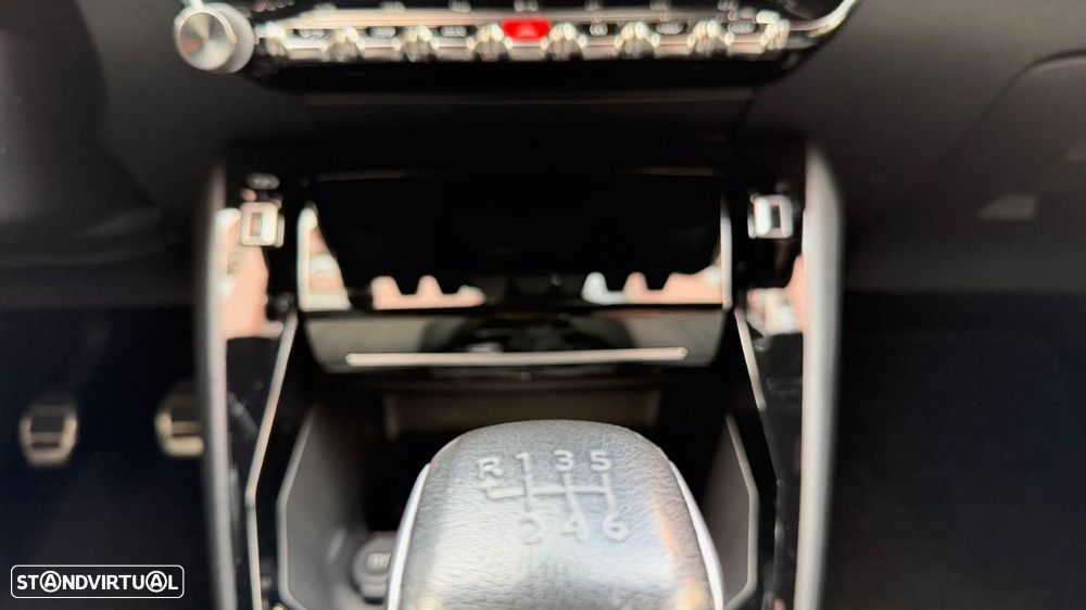 Peugeot 208 PureTech 100 GT Pack - 35