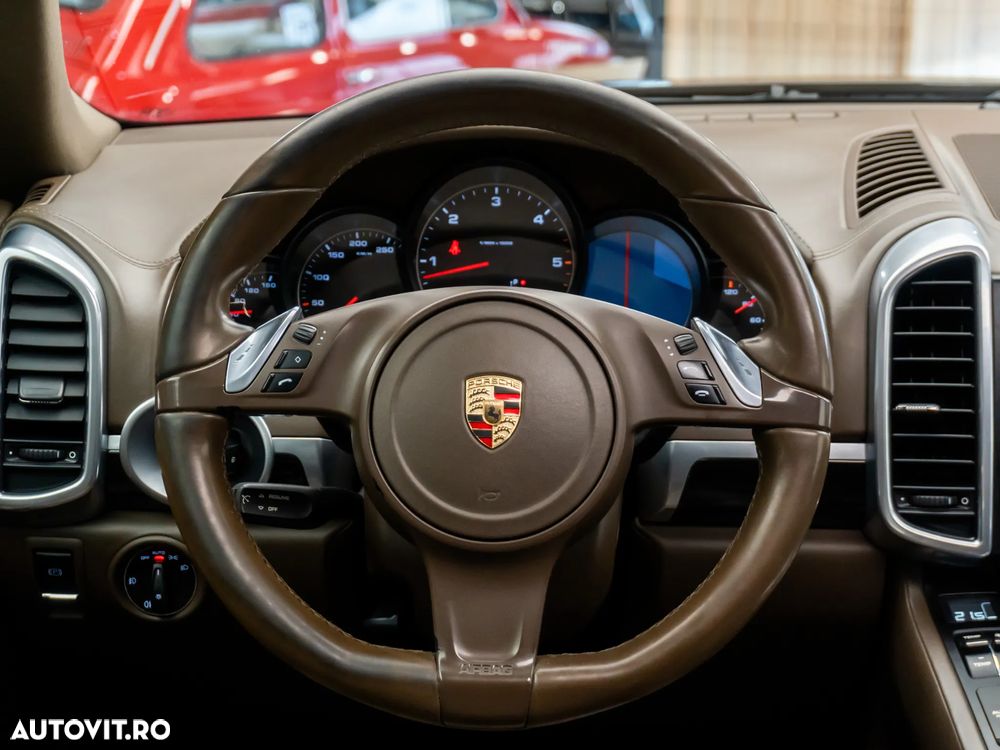 Porsche Cayenne Tiptronic S - 38