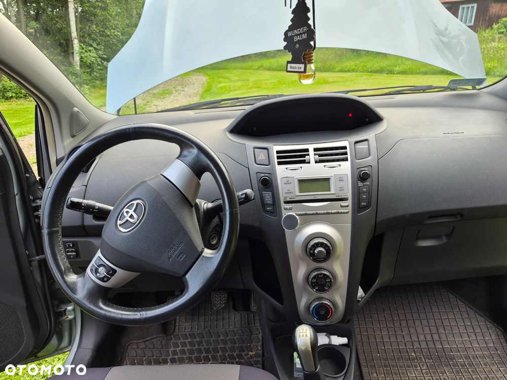 Toyota Yaris 1.3 VVT-i Luna - 10