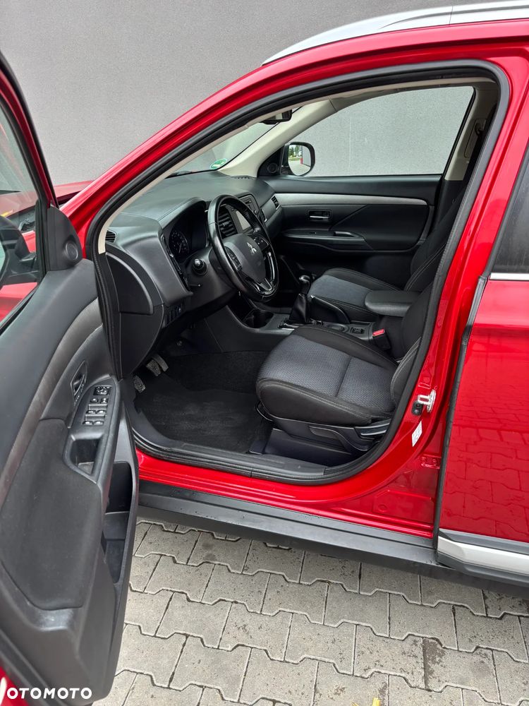 Mitsubishi Outlander 2.0 2WD Inform - 13