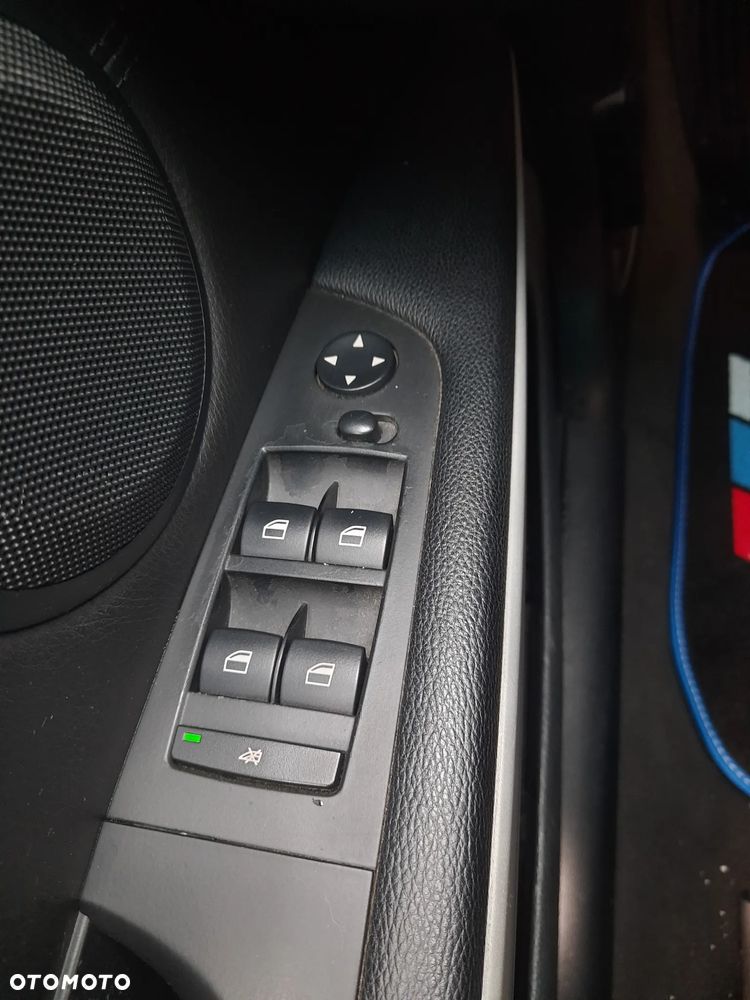 BMW Seria 3 325i - 22