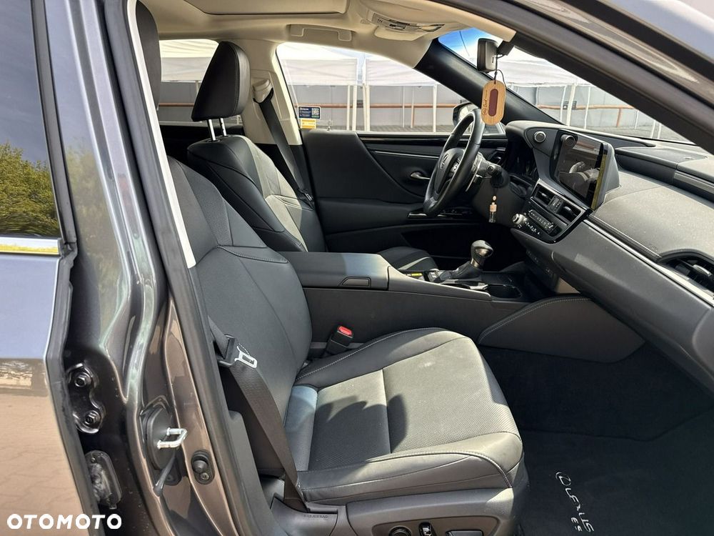 Lexus ES 300h Business Edition - 20