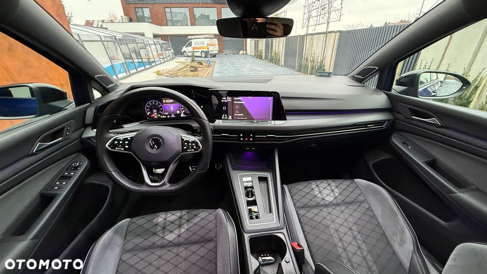 Volkswagen Golf - 10