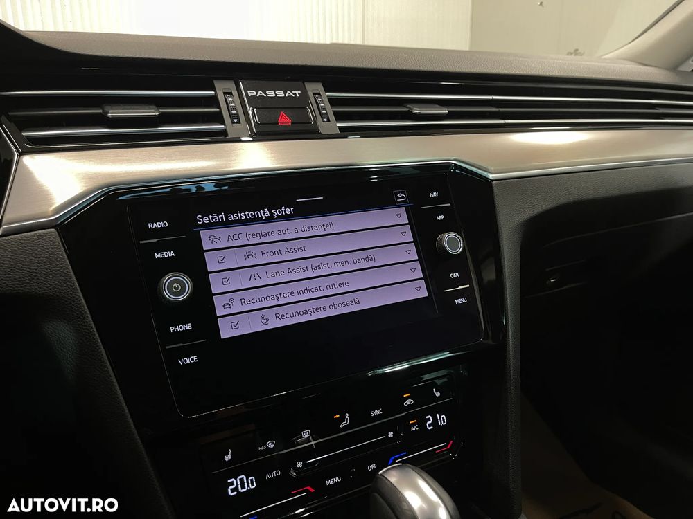 Volkswagen Passat 2.0 TDI DSG Highline - 18