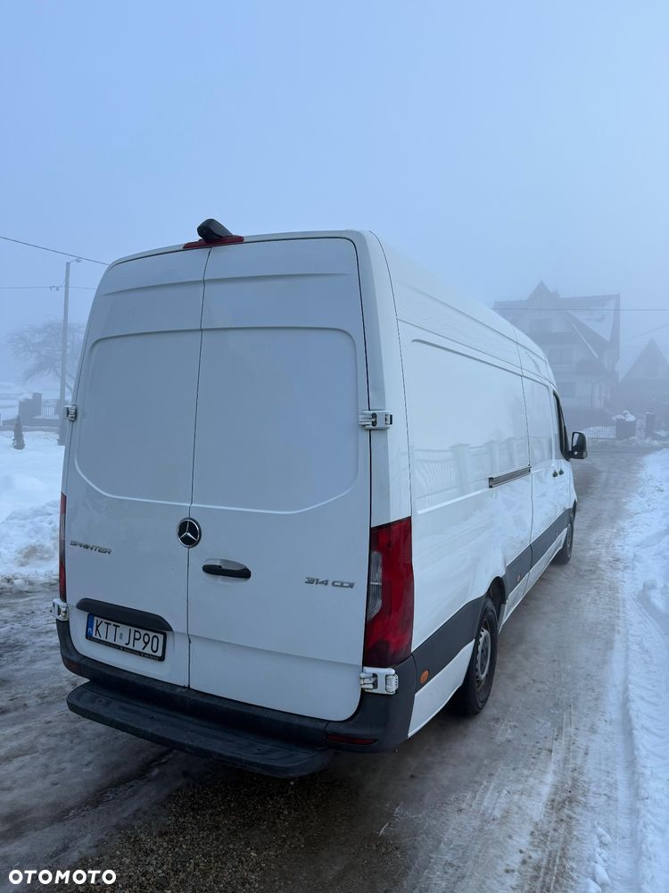 Mercedes-Benz Sprinter 907 - 3