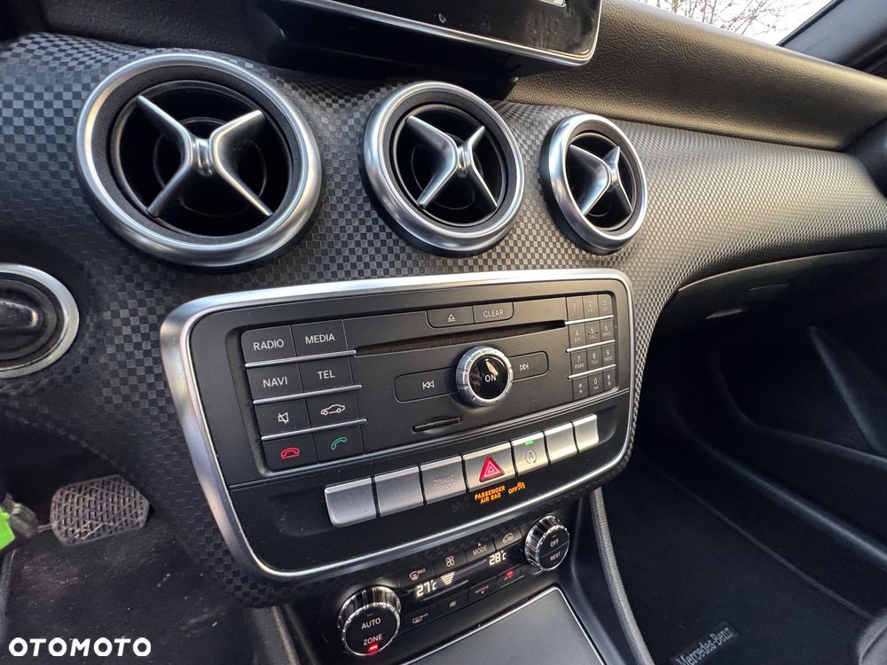 Mercedes-Benz Klasa A 180 7G-DCT AMG Line - 19