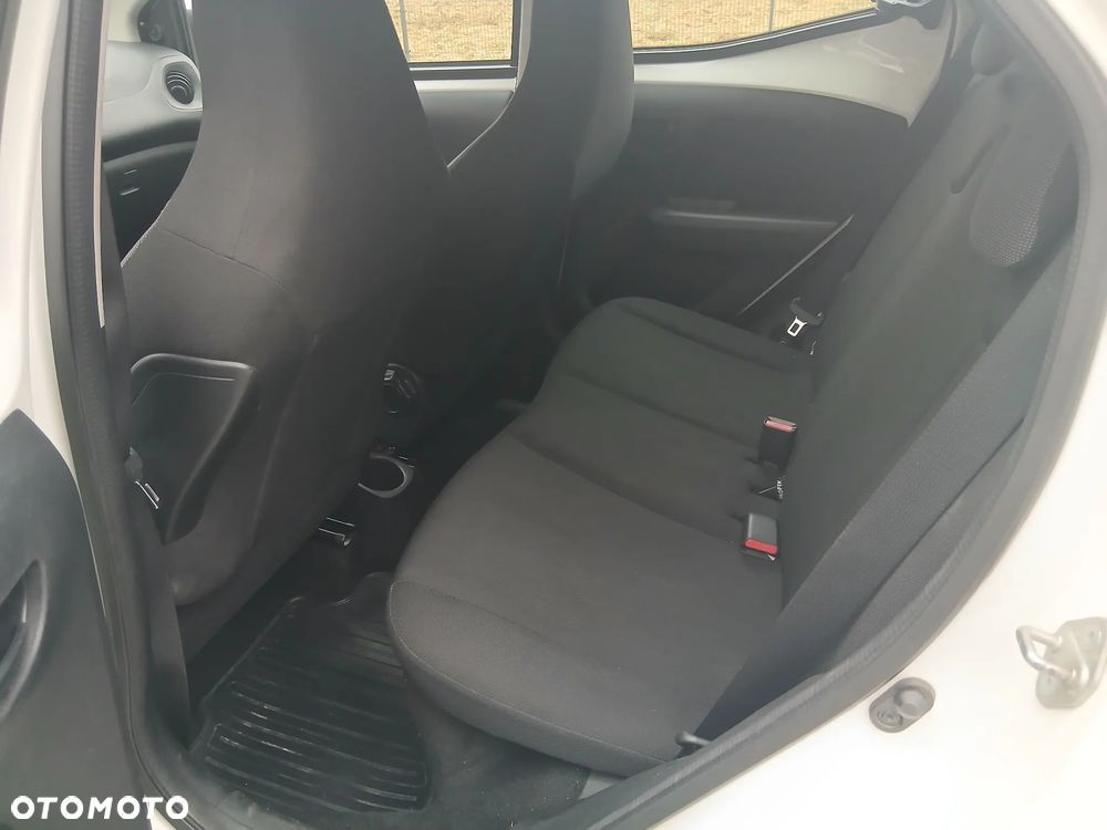 Toyota Aygo - 12