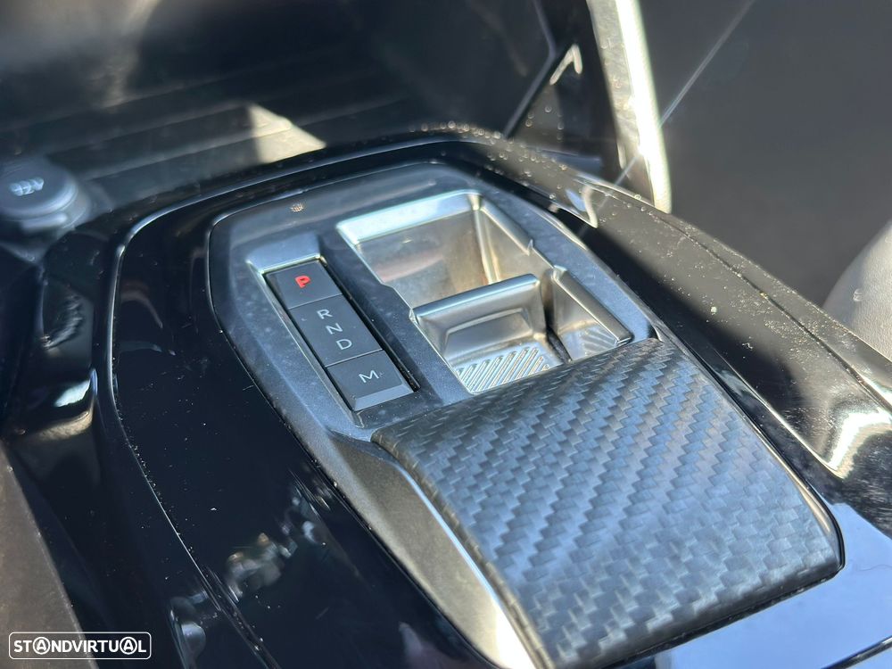 Peugeot 2008 1.2 Hybrid Allure e-DCS6 - 32