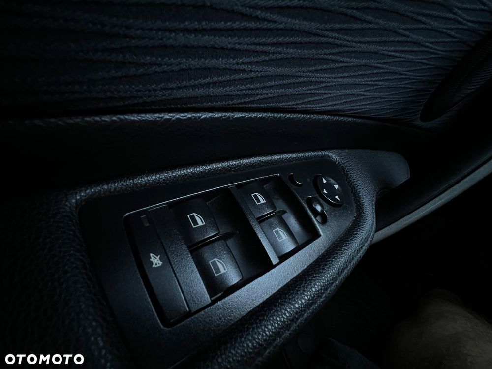 BMW Seria 1 - 19