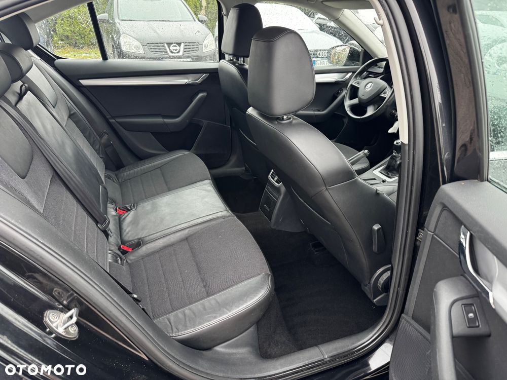 Skoda Octavia 1.4 TSI Ambition - 32