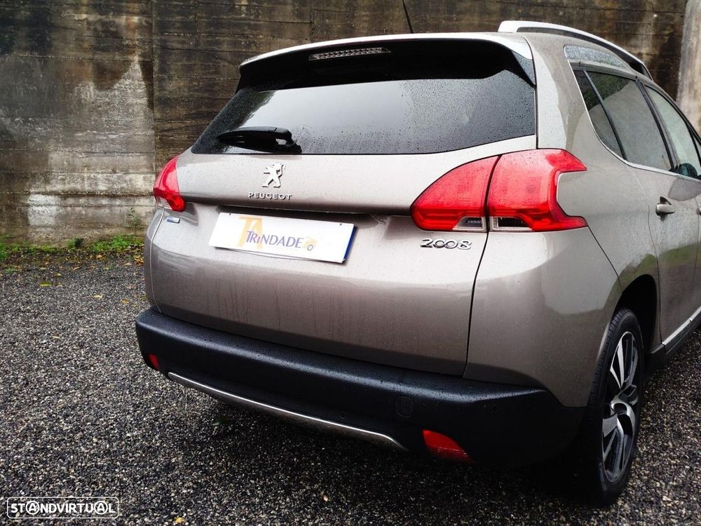 Peugeot 2008 1.2 PureTech Allure EAT6 - 10