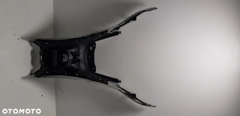 Piaggio MP3 250 Tunel Osłona Środkowa - 5