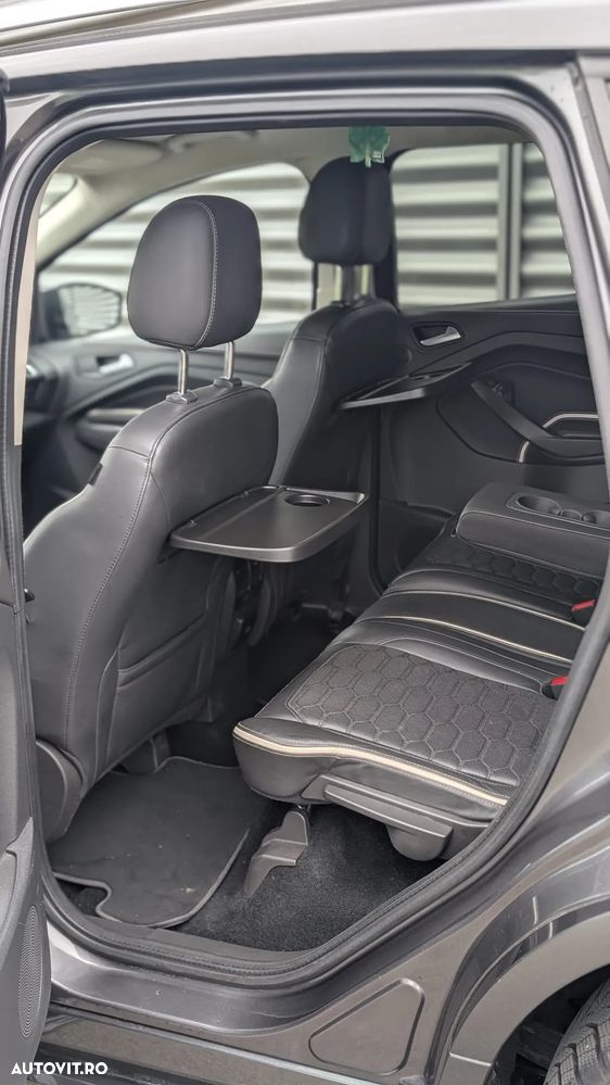 Ford Kuga 2.0 TDCi 4x4 Aut. Vignale - 9