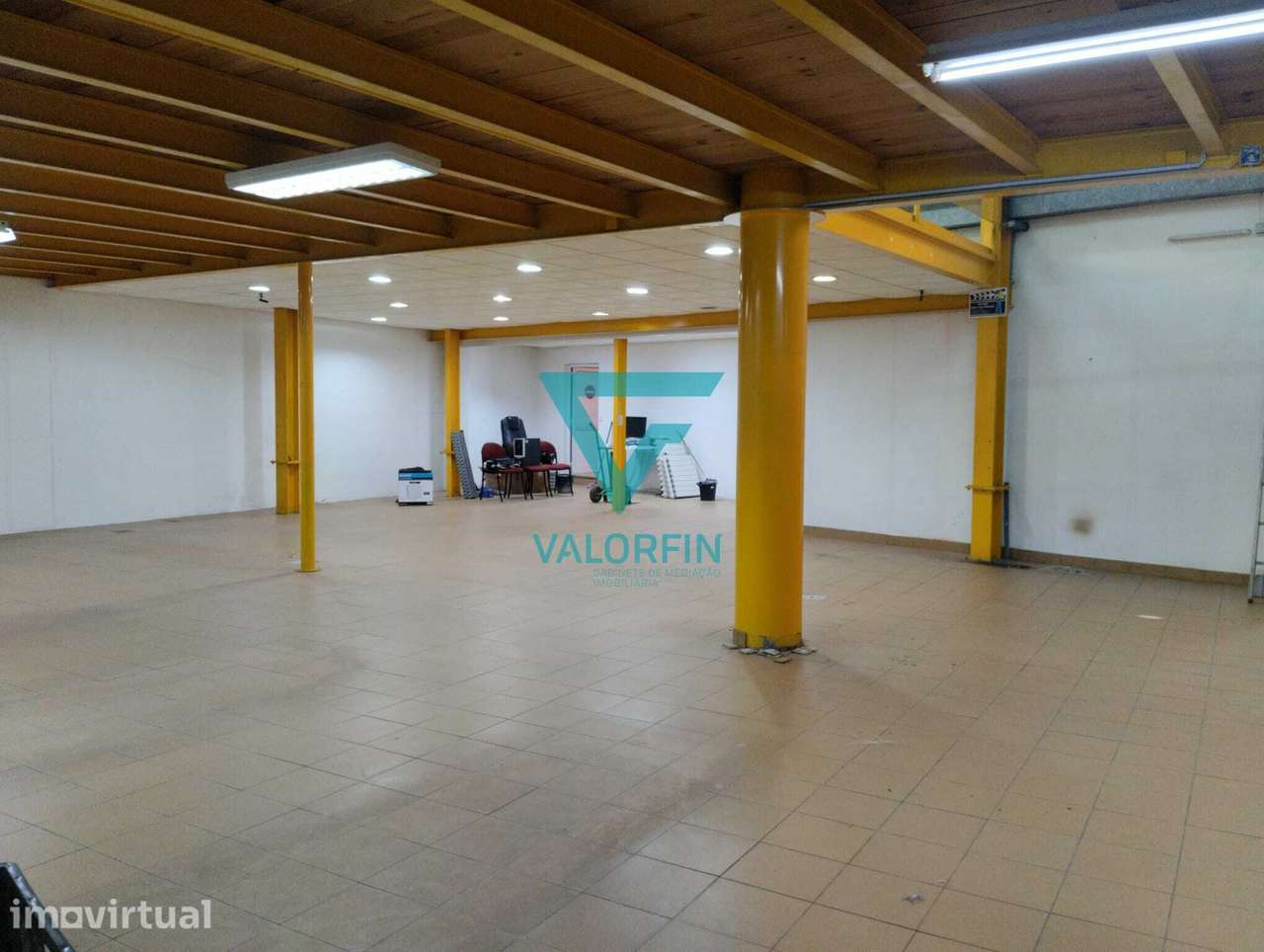 Loja/Armazém com 680m2 - Centro da Marinha Grande - Grande imagem: 2/11