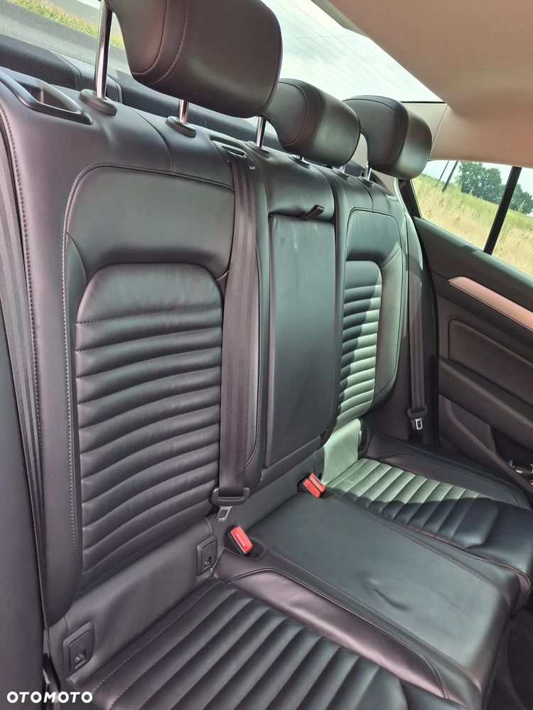 Volkswagen Passat - 12