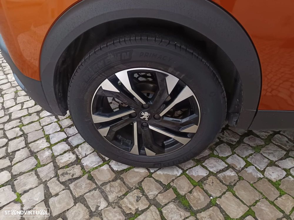 Peugeot 2008 1.2 PureTech Allure EAT8 - 5