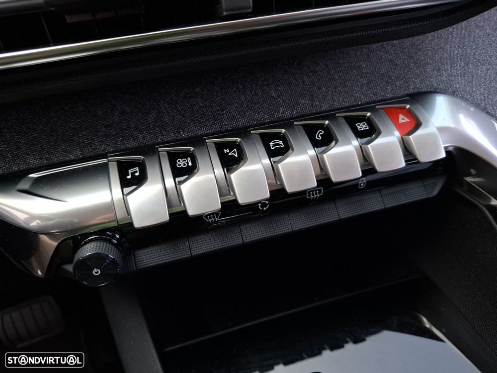 Peugeot 3008 1.2 PureTech Allure EAT8 - 22