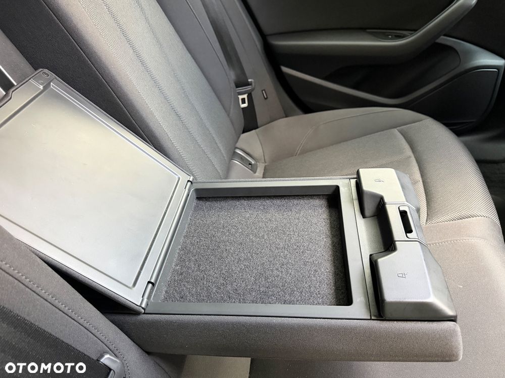 Audi A4 Avant 2.0 TDI Quattro S tronic - 28