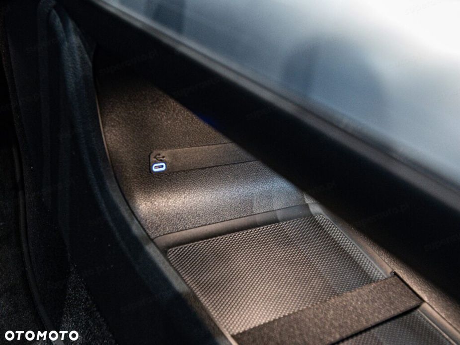 Mercedes-Benz CLA 180 mHEV 8G-DCT - 13