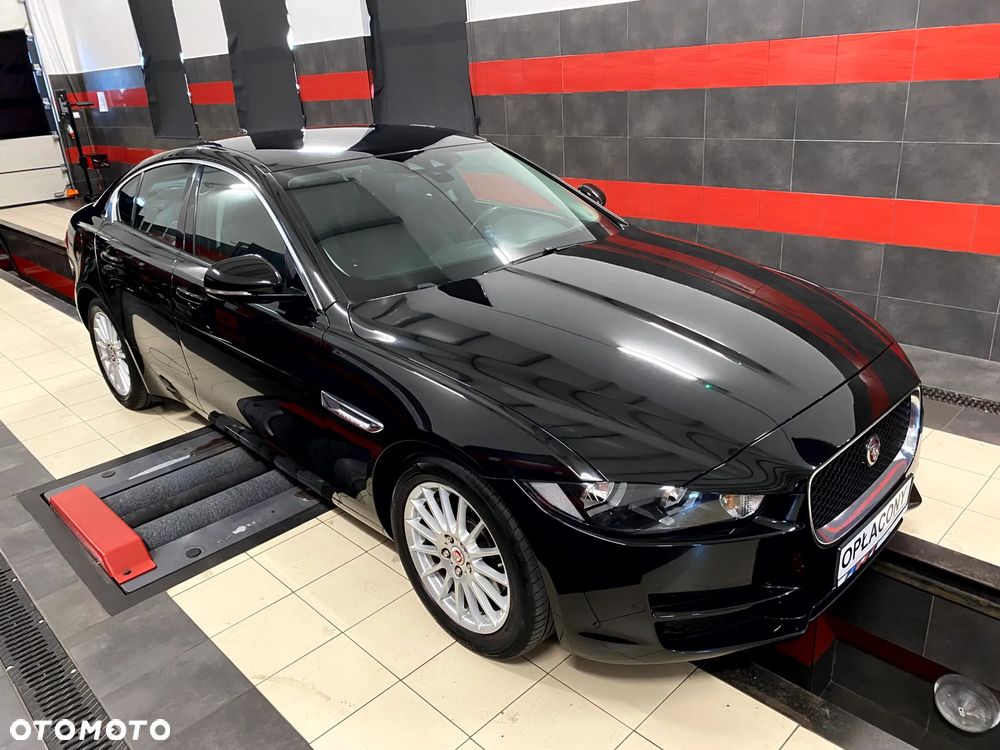 Jaguar XE 2.0 D Prestige - 14
