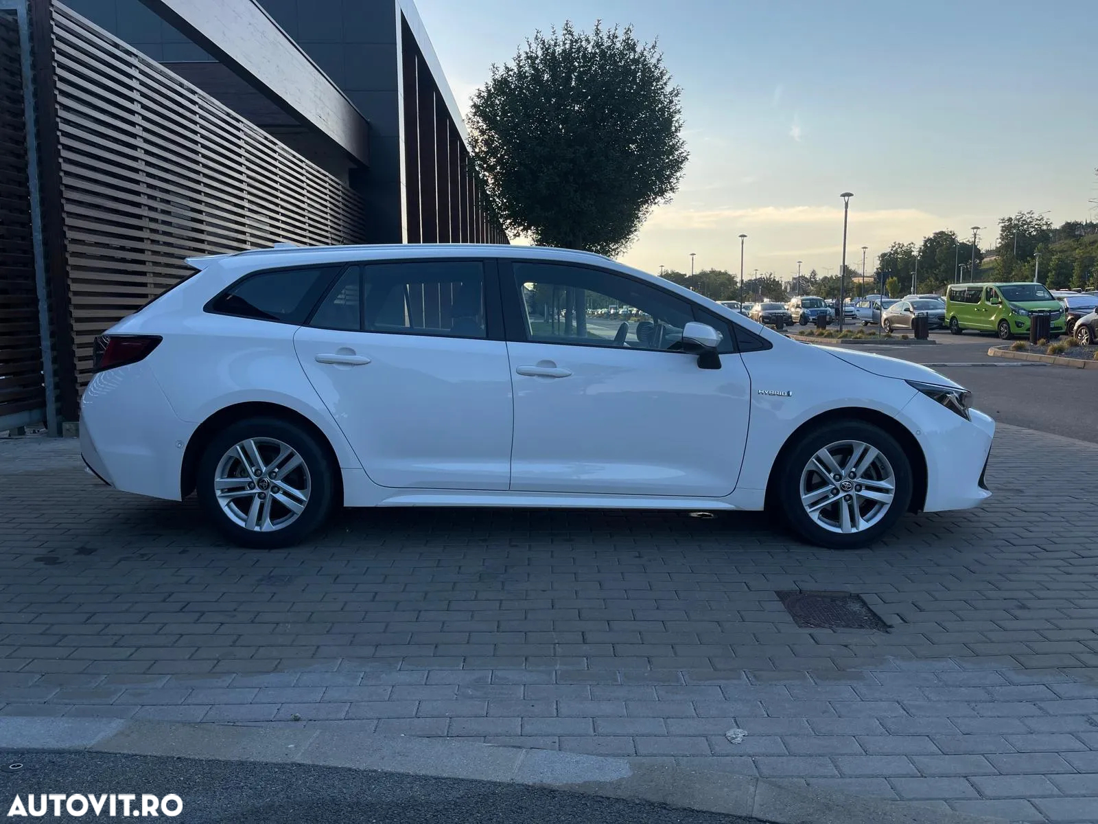 Toyota Corolla 1.8 HSD Dynamic - 11