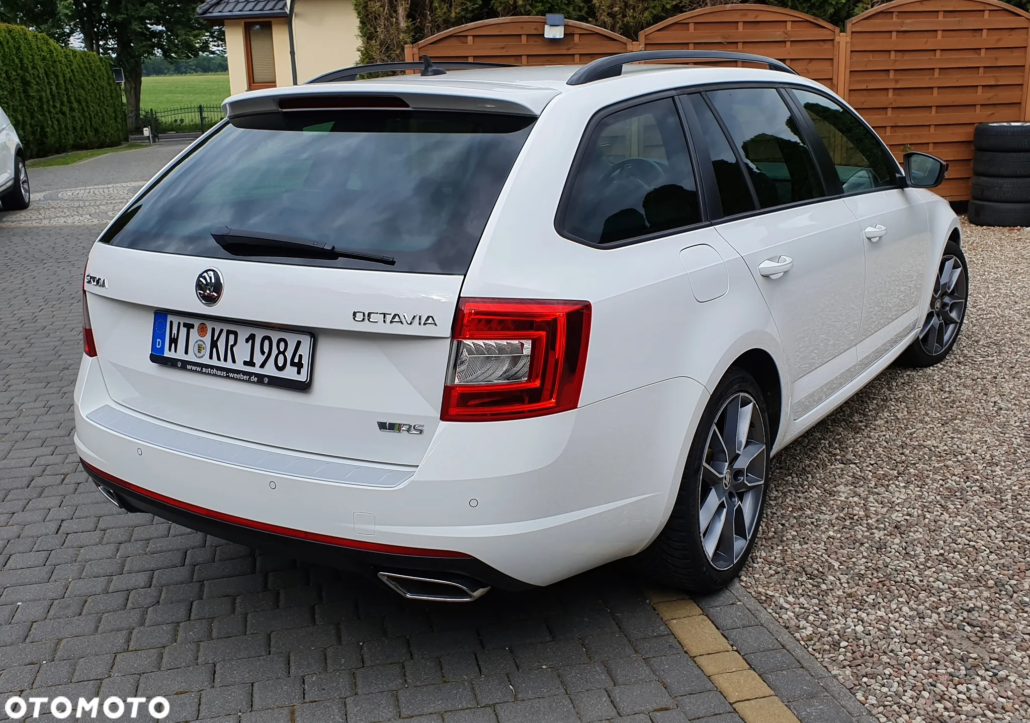 Skoda Octavia Combi 2.0 TDI RS - 12