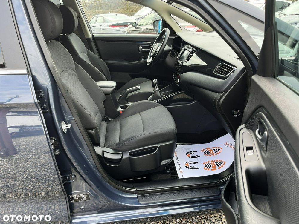 Kia Carens - 27